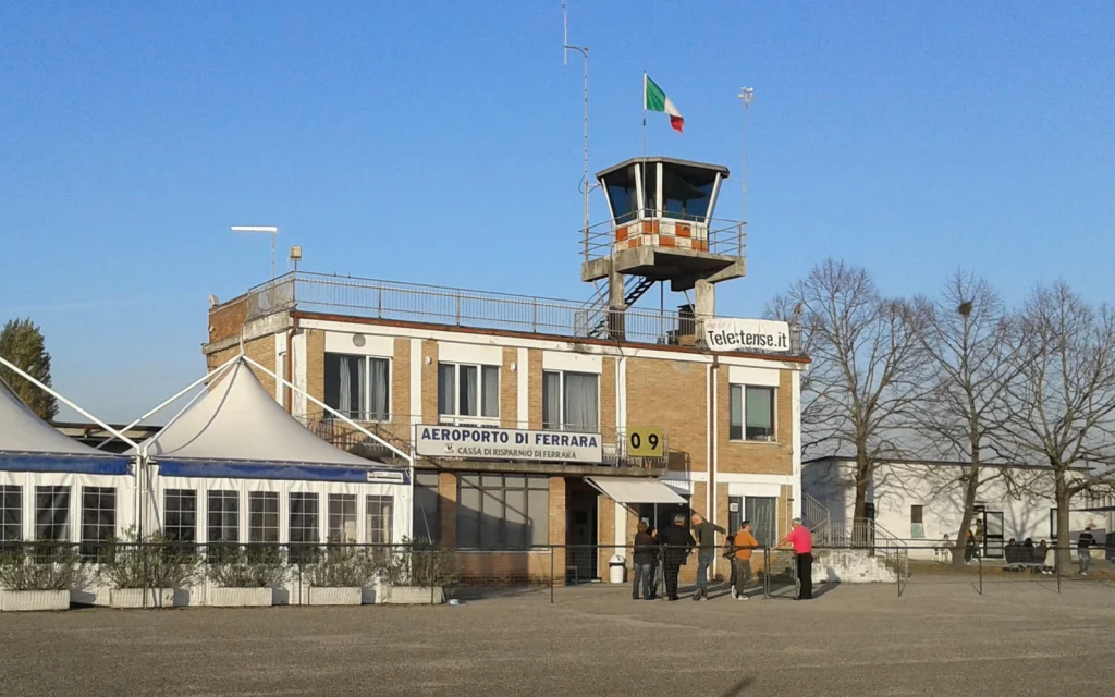 aeroporto san luca ferrara